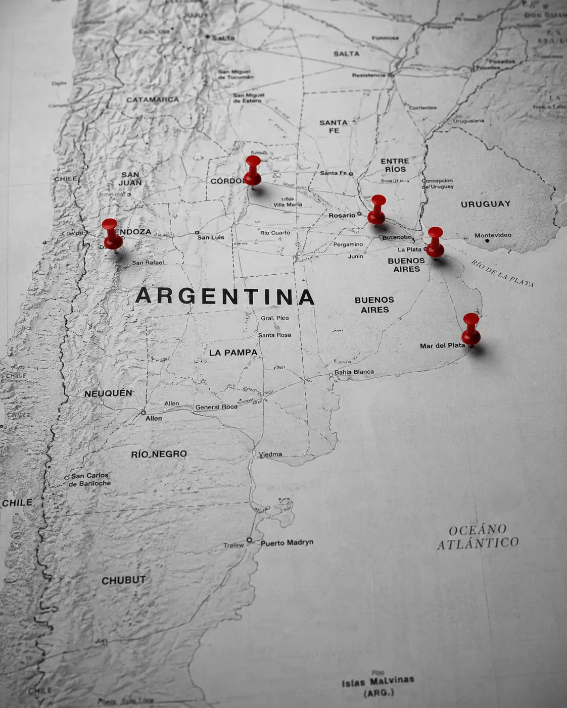 Mapa de Argentina señalando las ciudades donde trabaja la agencia de detectives privados