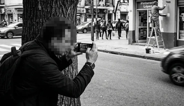 Detective privado realizando seguimiento de persona en Rosario provincia de Santa Fe