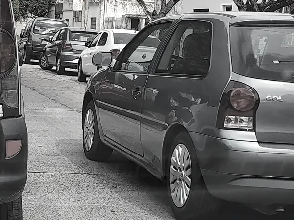 Vehículo operativo de detective privado durante seguimiento en Argentina